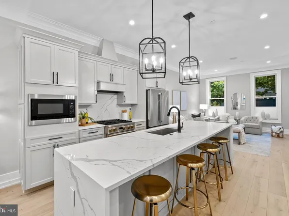 927 N St NW #1, Washington, DC 20001