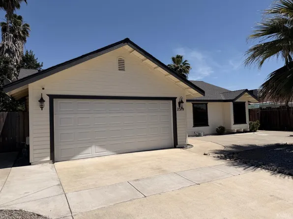 2319 N Aspen St, Hanford, CA 93230
