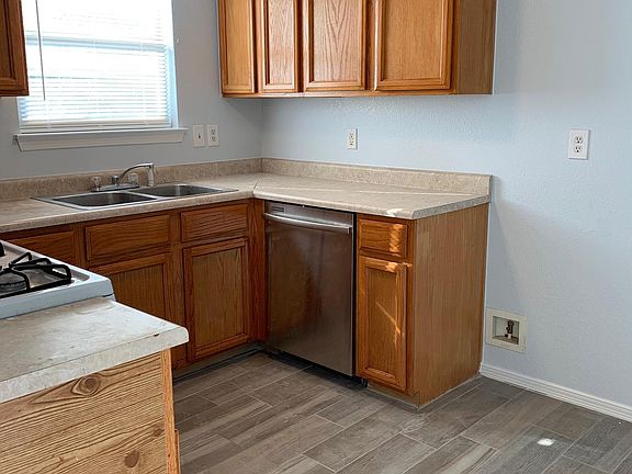 3rd image of 3689 Tierra Alba Dr