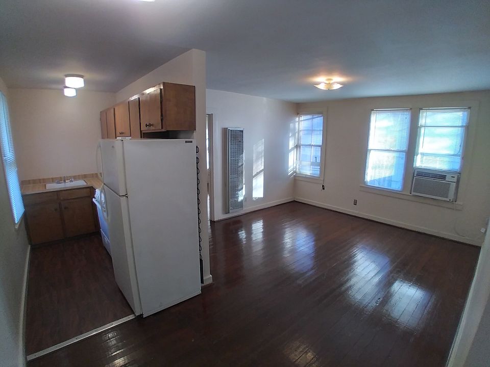 1st image of 215 W Magnolia Ave APT 2
