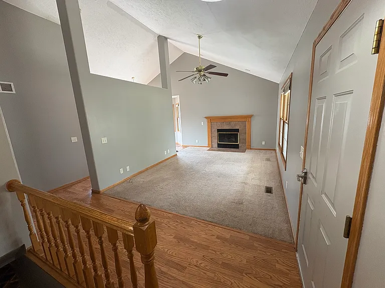 816 Mary Ct — Photo 7