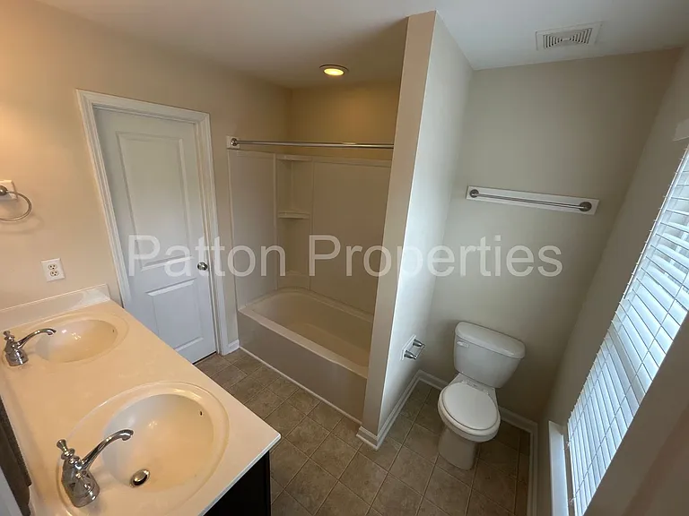 213 Favorite Ct — Photo 18