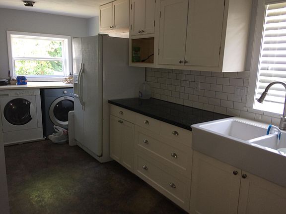 3rd image of 208 E Orchard Ave