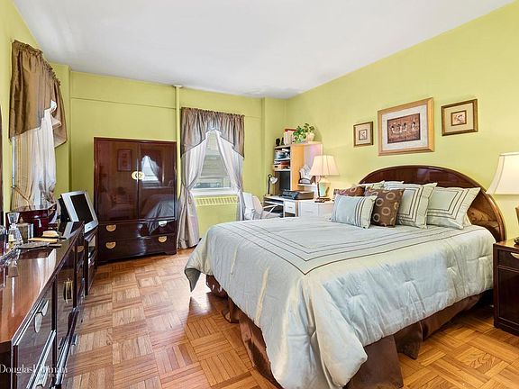 4th image of 6 Fordham Hill Oval APT 15E