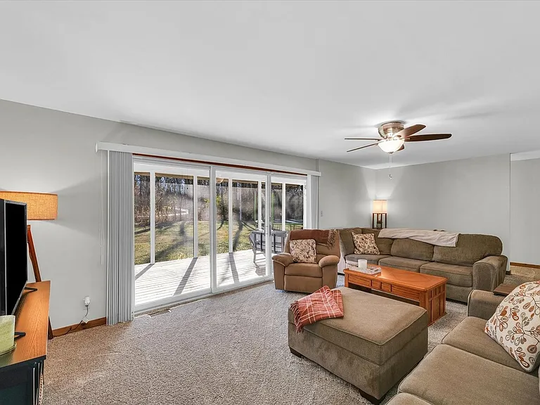 1705 Lake Shore Dr — Photo 15