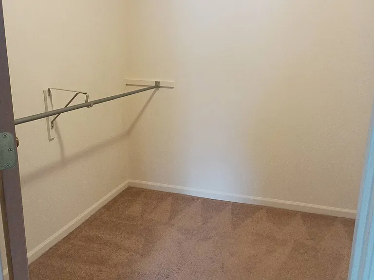 Autumn Ridge Apartments — Photo 15