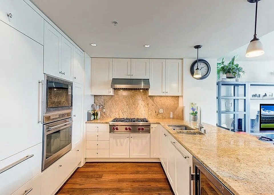 1st image of 10608 NE 4th St Unit 1311