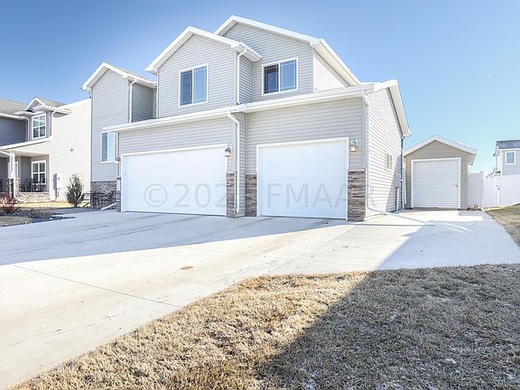 2nd image of 3021 1st St E