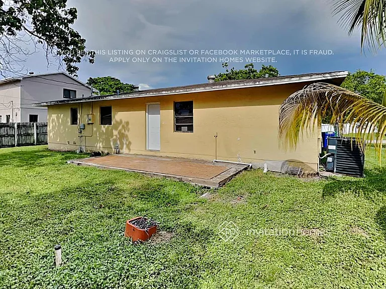 1904 SW 96th Ave — Photo 17