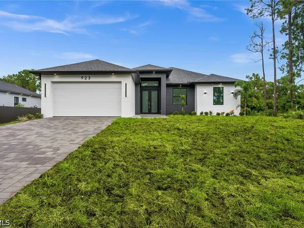 923 Bolivia Dr, Lehigh Acres, FL 33974