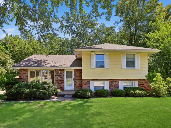 4405 73rd St, Urbandale, IA 50322