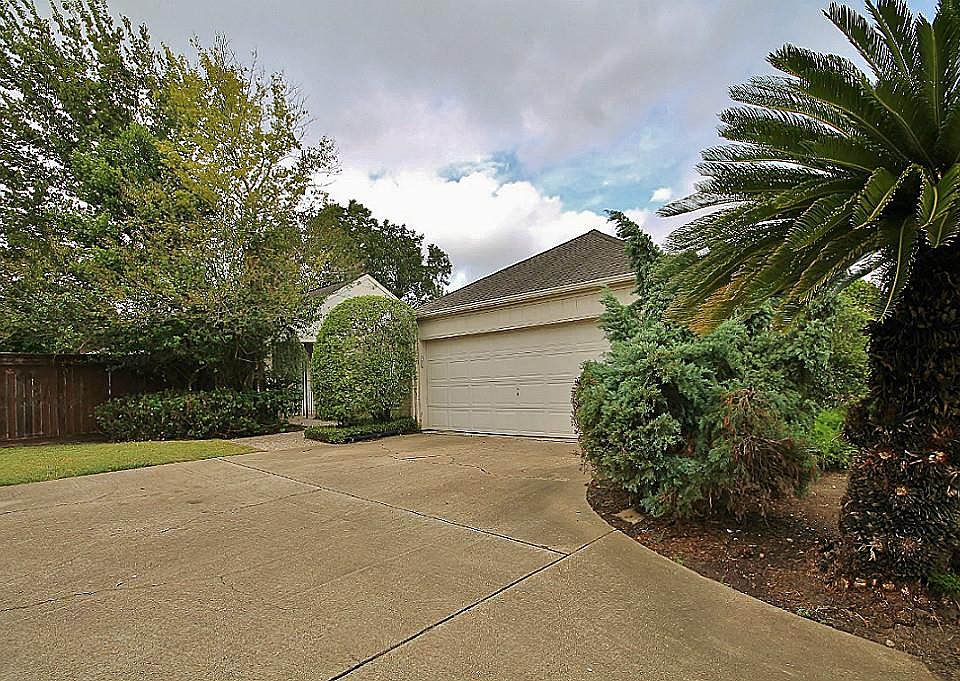 1st image of 2601 Country Club Blvd