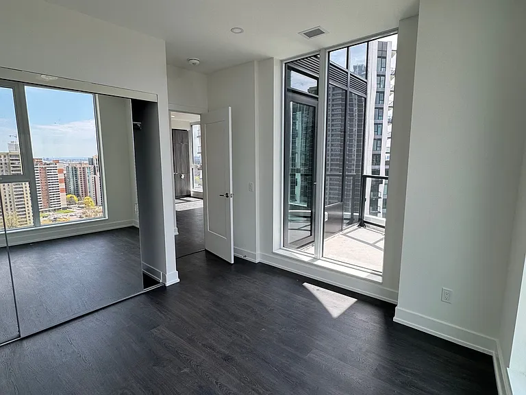 25 Cordova Ave #Penthouse 05 — Photo 12