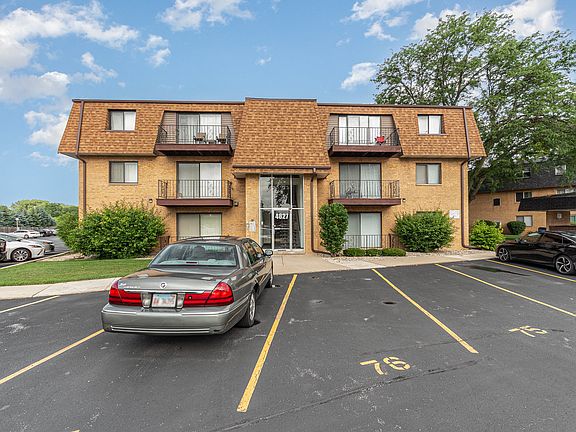 2nd image of 4827 W 109th St APT 203