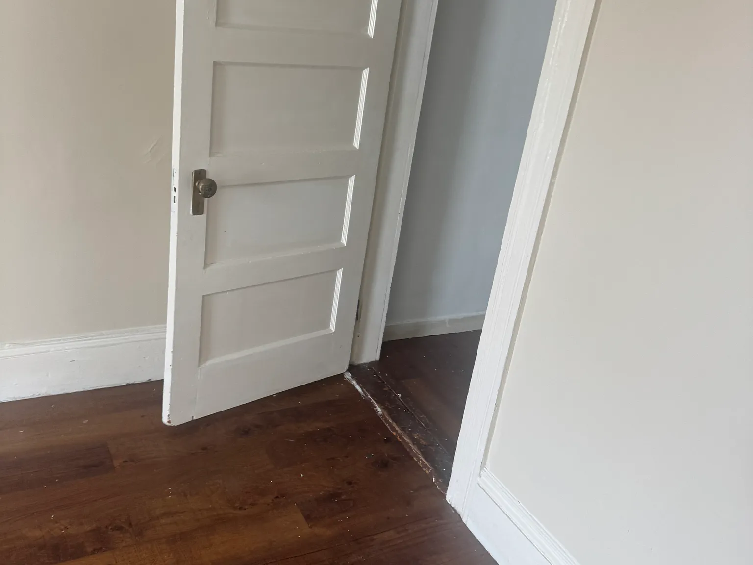 3 bed, 900 sqft, $2,300 — Photo 3