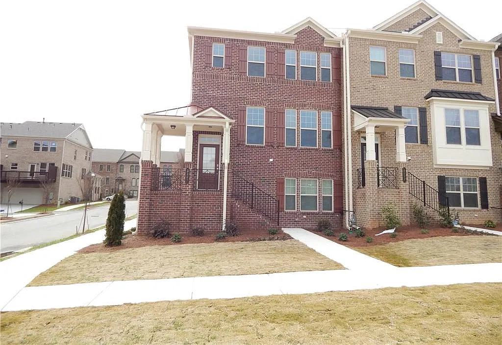 3 bed, 3.5 bath, 1748 sqft, $2,600 — Photo 1