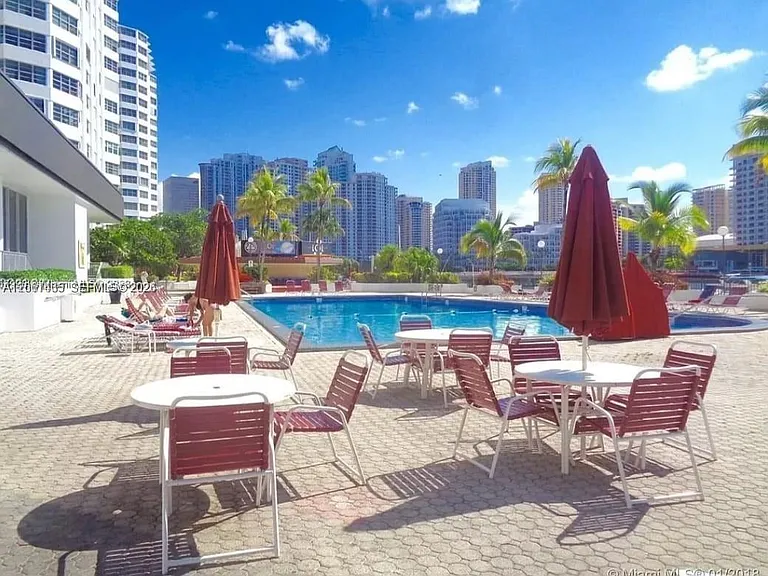 999 Brickell Bay Dr #1408 — Photo 17