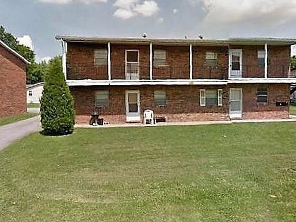 2nd image of 104 Lee Dr #2