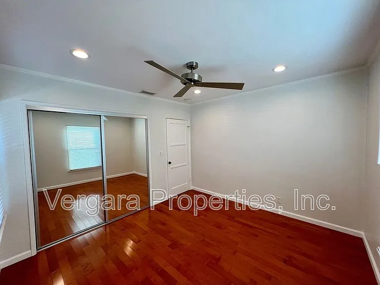 6531 W 85th St — Photo 19