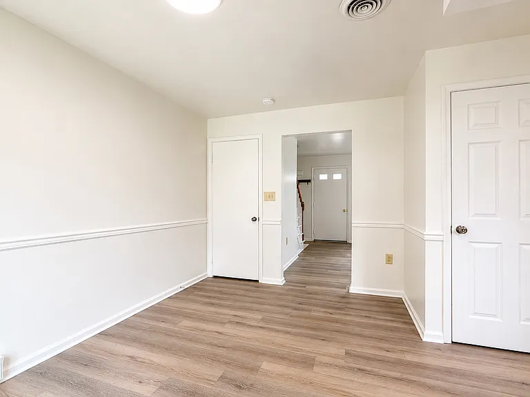 132 Marion Ter — Photo 13