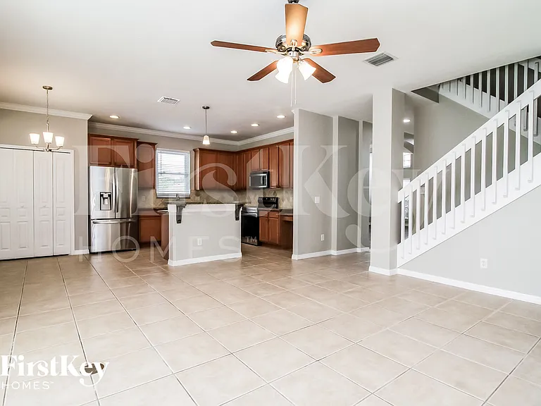 483 Sycamore Springs St — Photo 3
