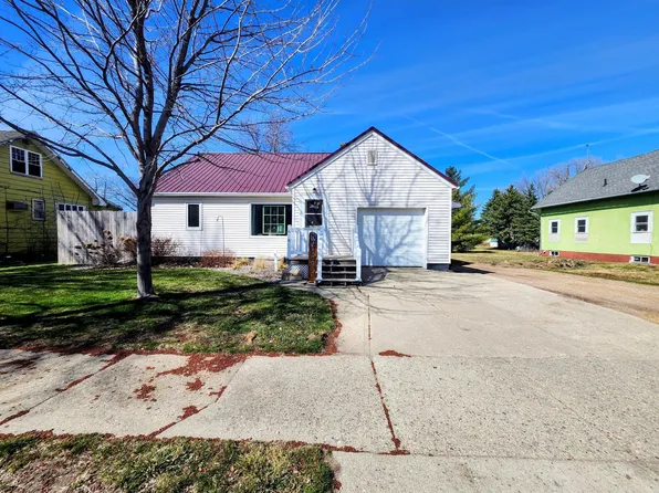 636 8th St, Westbrook, MN 56183