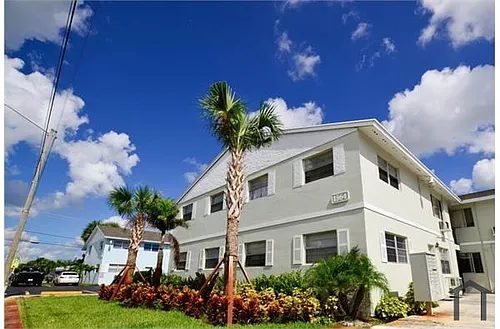 1540 W Blue Heron Blvd Photo 1