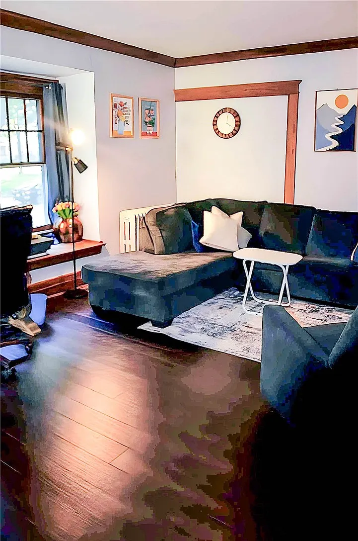 2 bed, 1.0 bath, 2732 sqft, $1,750 — Photo 3