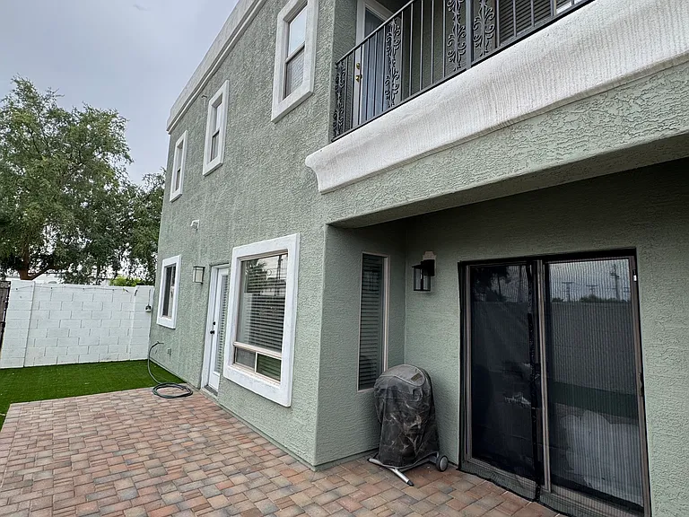 5201 N 16th Dr — Photo 8