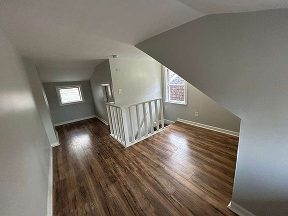 4th image of 460 Cleveland Ave