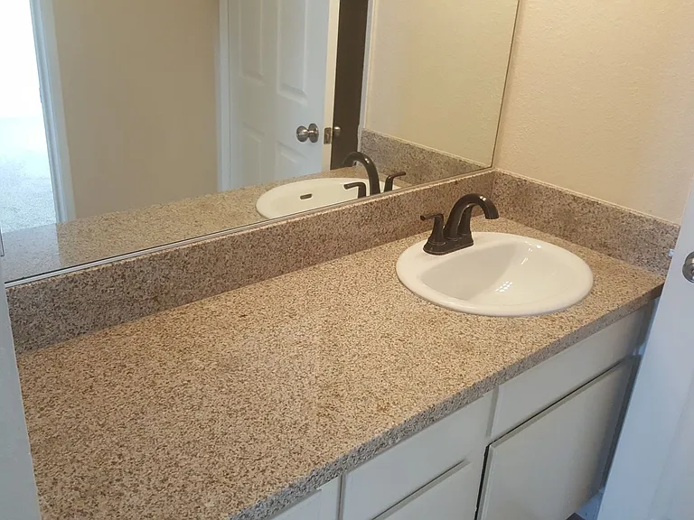 Ally's Flower Apartments LLC — Photo 29