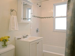 32 College Hill Rd #1, Somerville, MA 02144