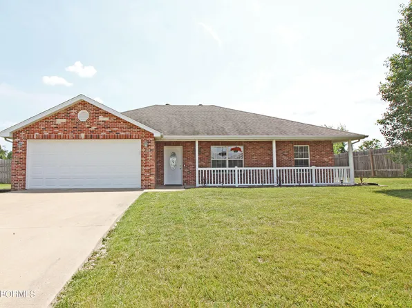 290 Brookstone Dr, Holts Summit, MO 65043