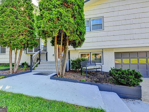 3rd image of 3510 Mill Creek Ln SW