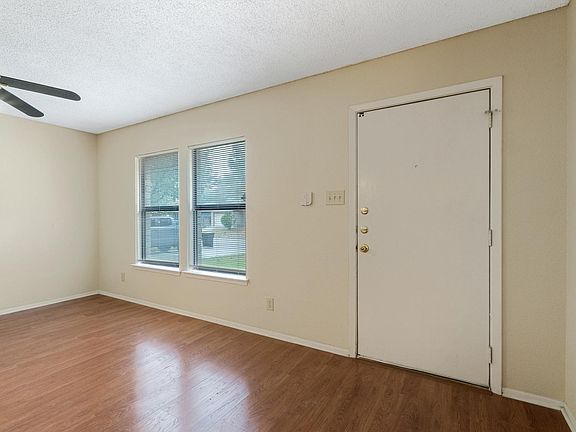 5th image of 4855 Camas