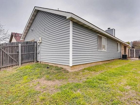 3rd image of 9941 Lone Eagle Dr