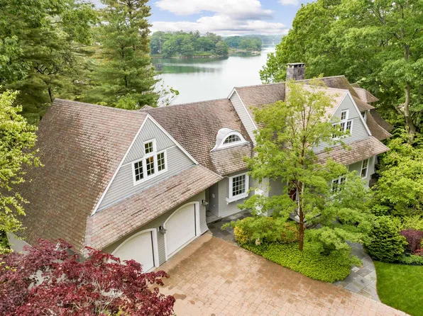 27 Locke Road, New Castle, NH 03854