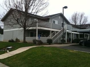 871 Valley View Dr UNIT B, Medford, OR