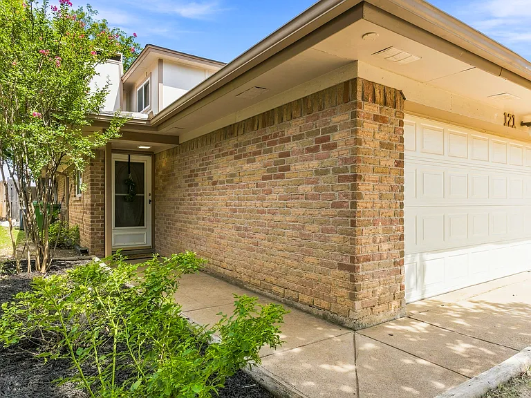 121 Allencrest Dr #123 — Photo 4