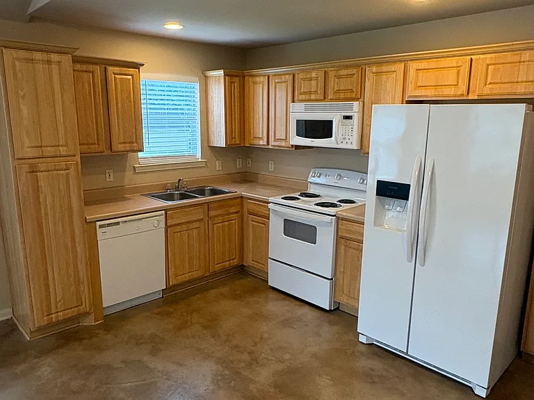 281 Springs Hill Cir — Photo 4