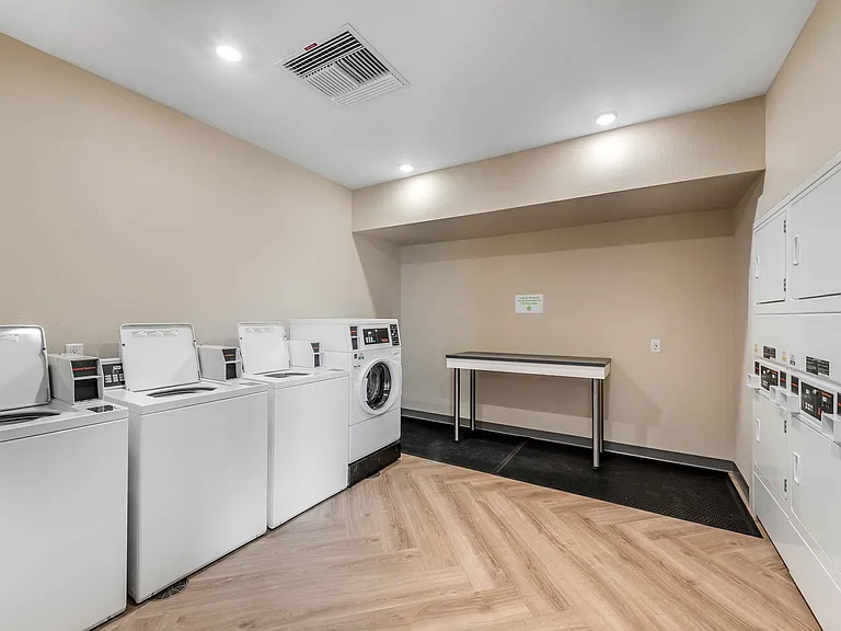 4060 Center Park Dr — Photo 34
