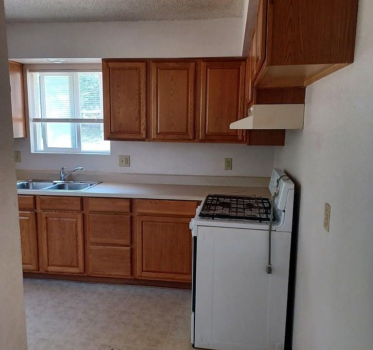 1st image of 3320 N 84th Pl