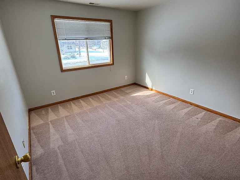 1687 S Riverside Ave #16 — Photo 6