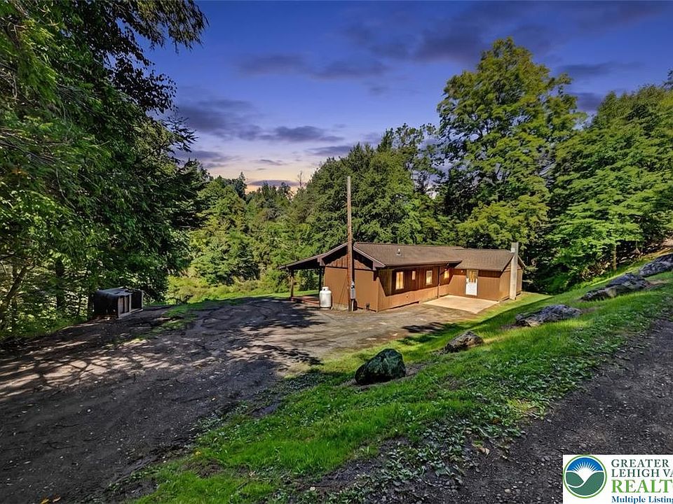 2nd image of 3583 Lakewood Rd