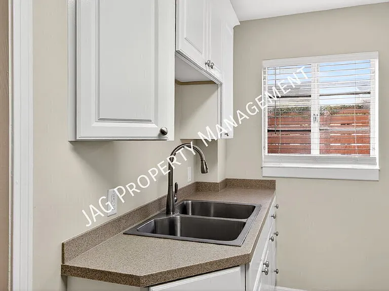 2761 Saint Johns Ave #3 — Photo 13