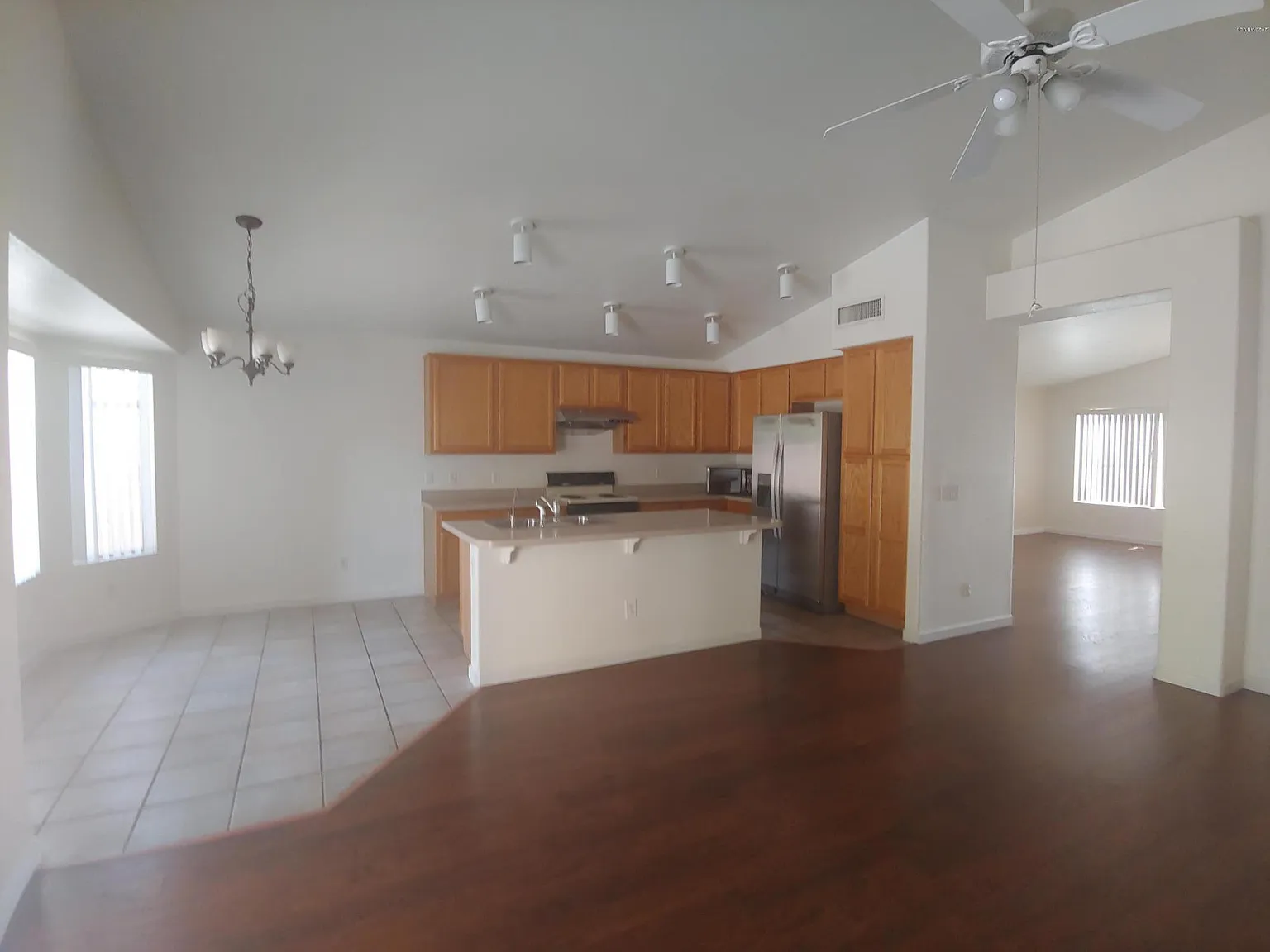 4 bed, 2.0 bath, 1833 sqft, $2,450 — Photo 4