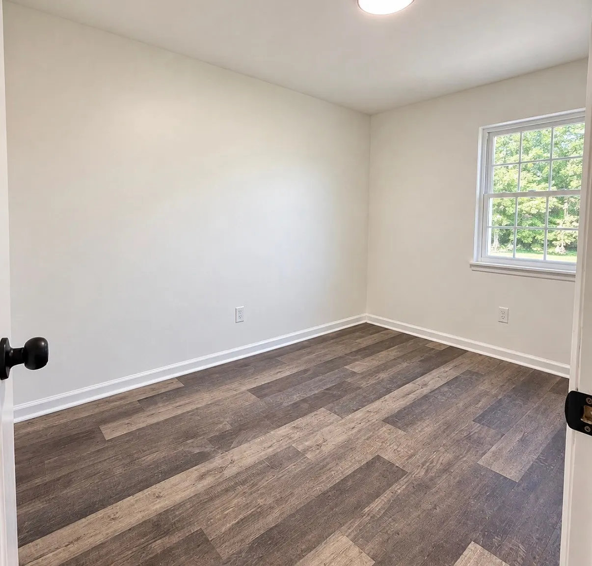 3 bed, 2.0 bath, 960 sqft, $1,900 — Photo 4