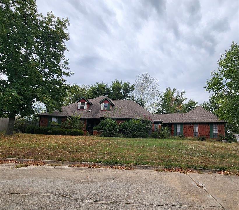1st image of 2912 Brandon Dr