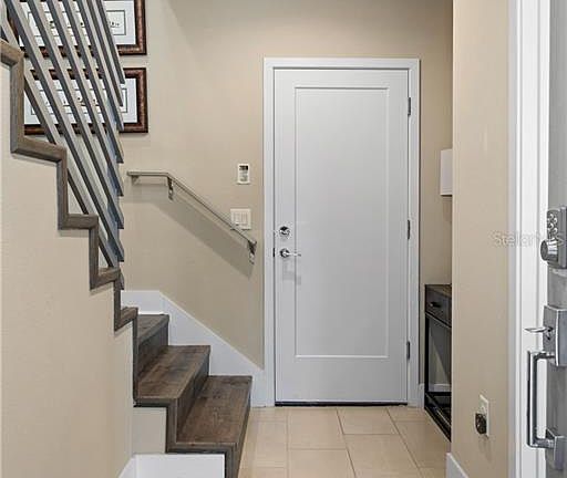 3rd image of 109 W Grant St
