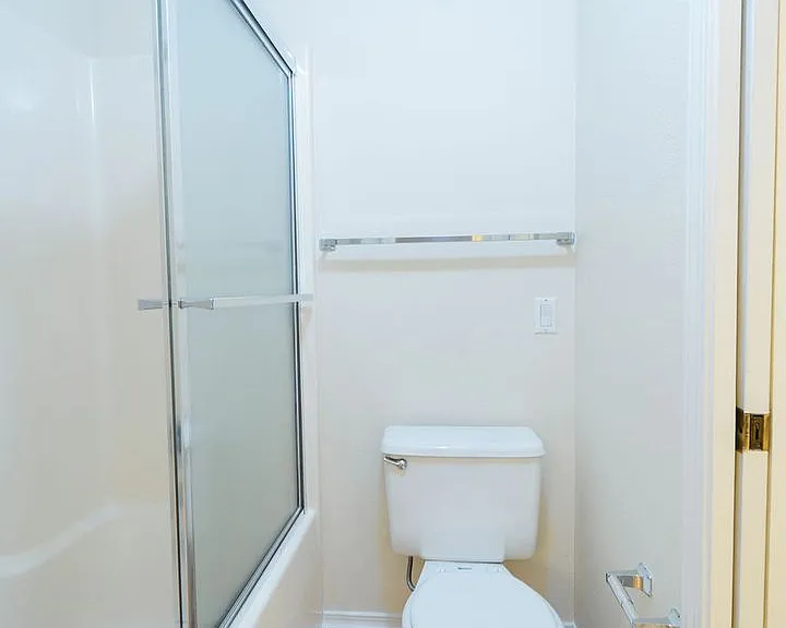 16 Lindsay Ln — Photo 12